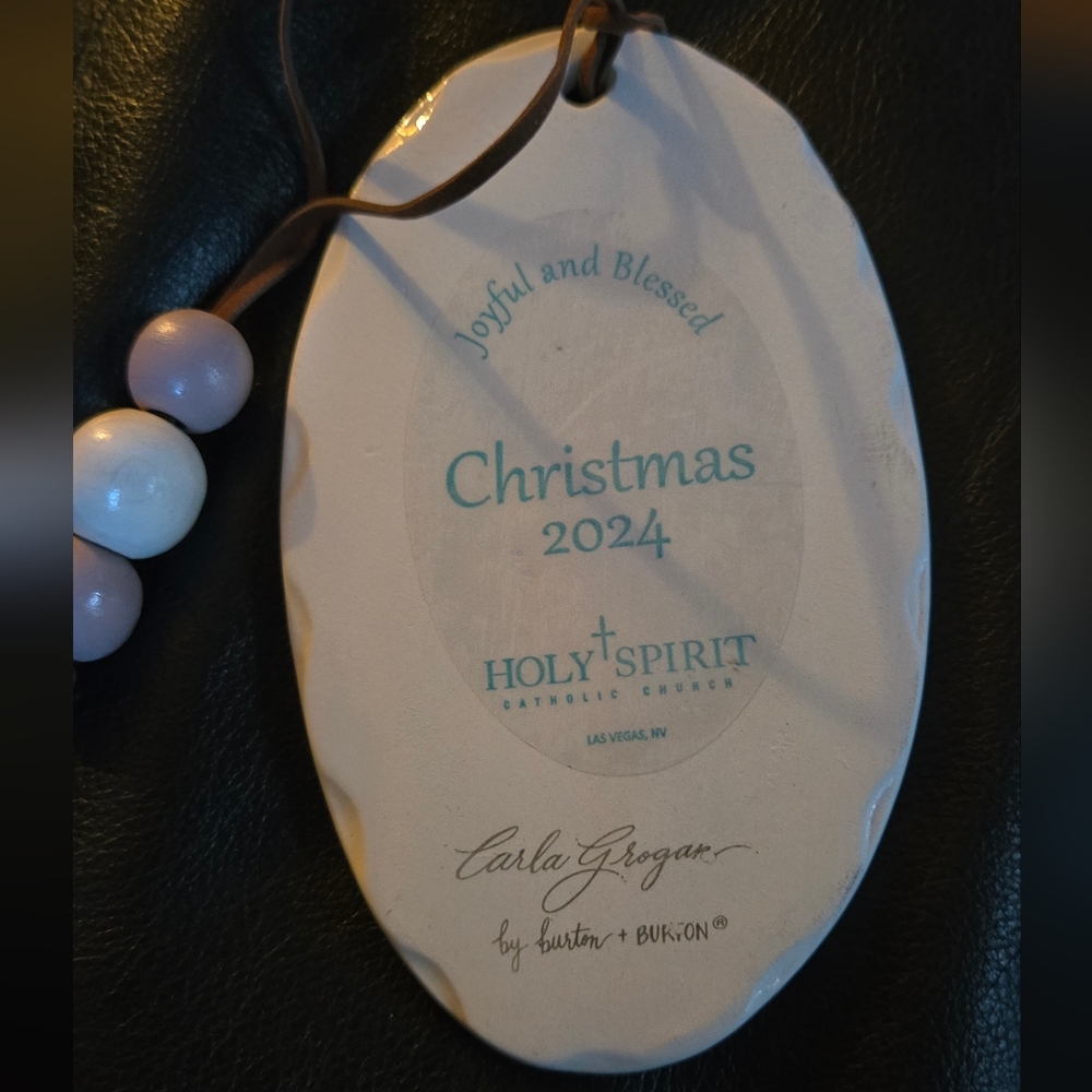 HOST PICK! ๐๐ Burton & Burton Nativity porcelain wall/door hanger 6" - Picture 4 of 7